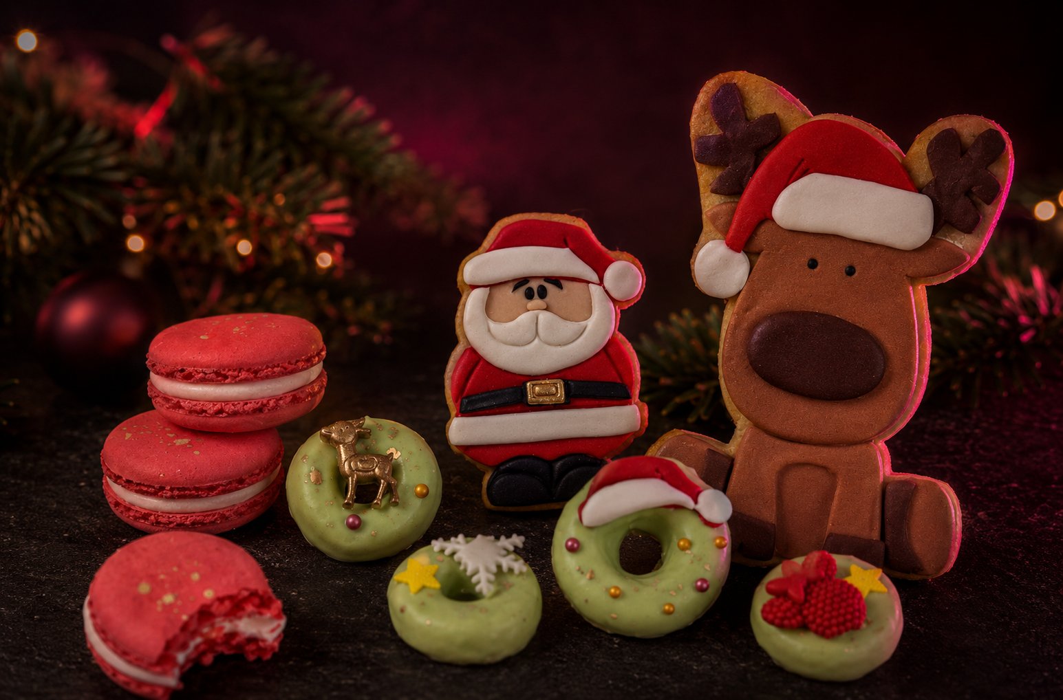Macarons, donas y cookies navideñas decoradas